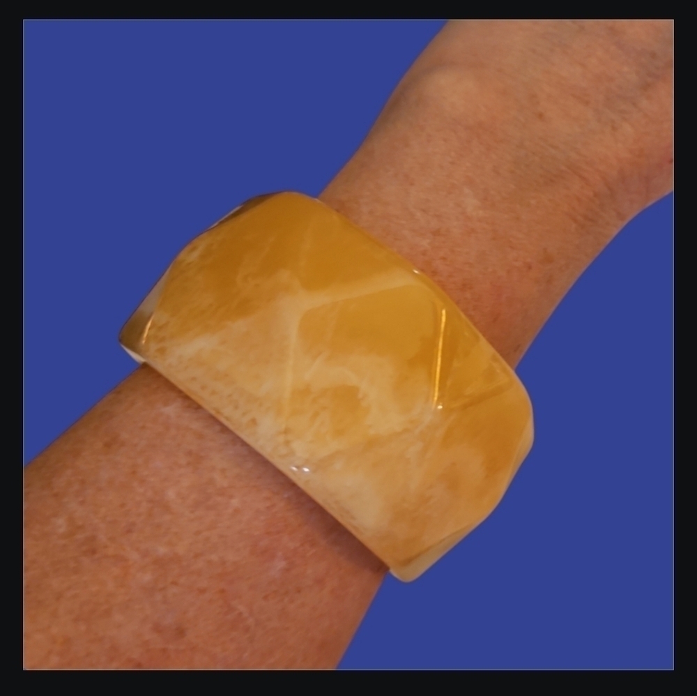 Vtg Peach Marble Faceted Chunky Acrylic Bangle Bracelet